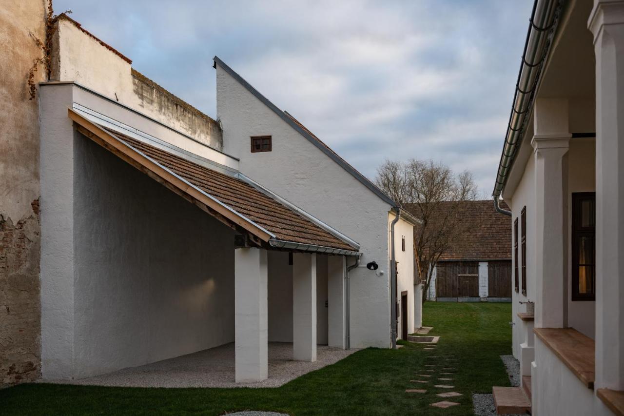 Tschardakenhof Appartements Lutzmannsburg Exterior photo